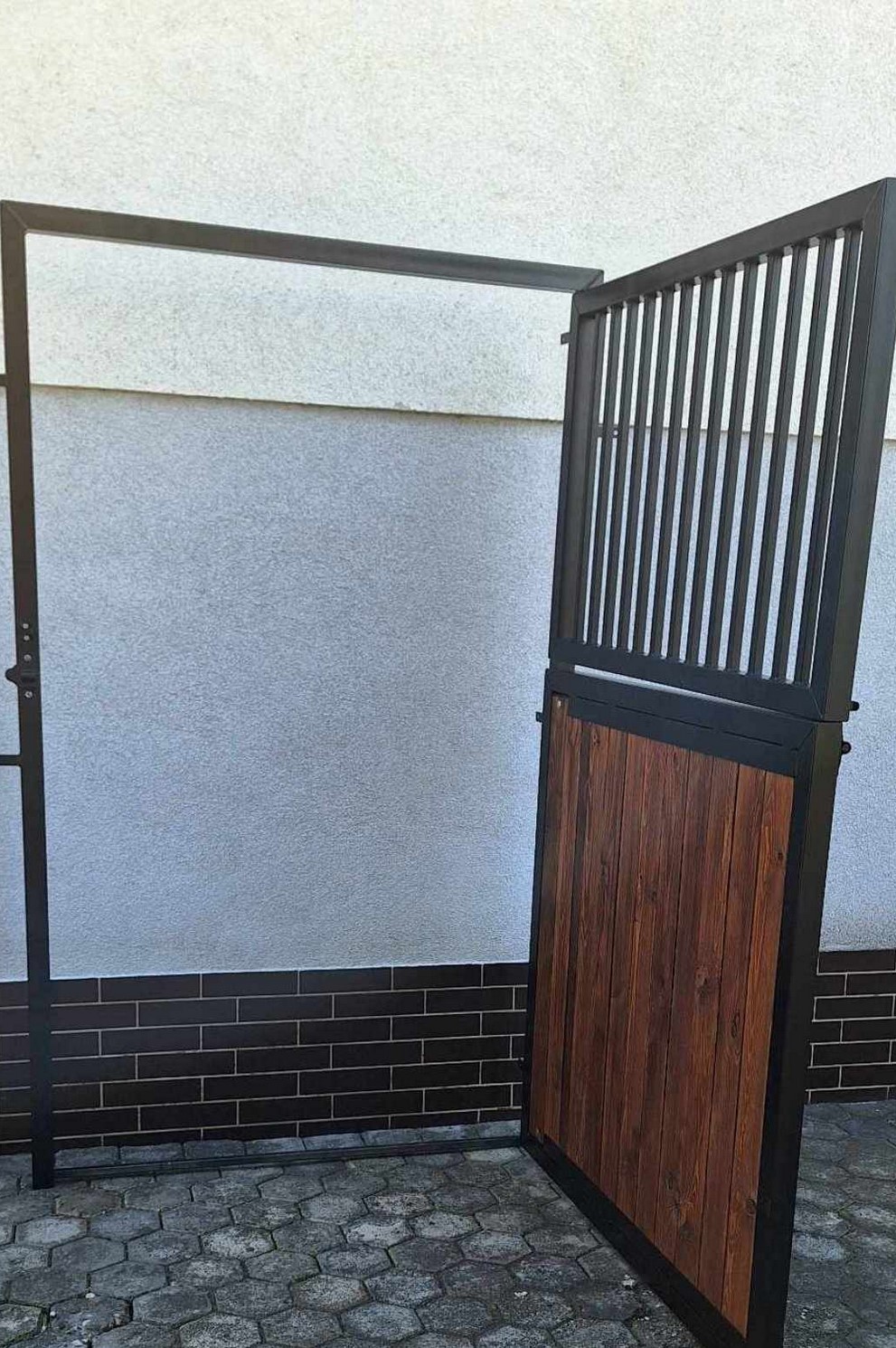 Przykładowa realizacja drzwi