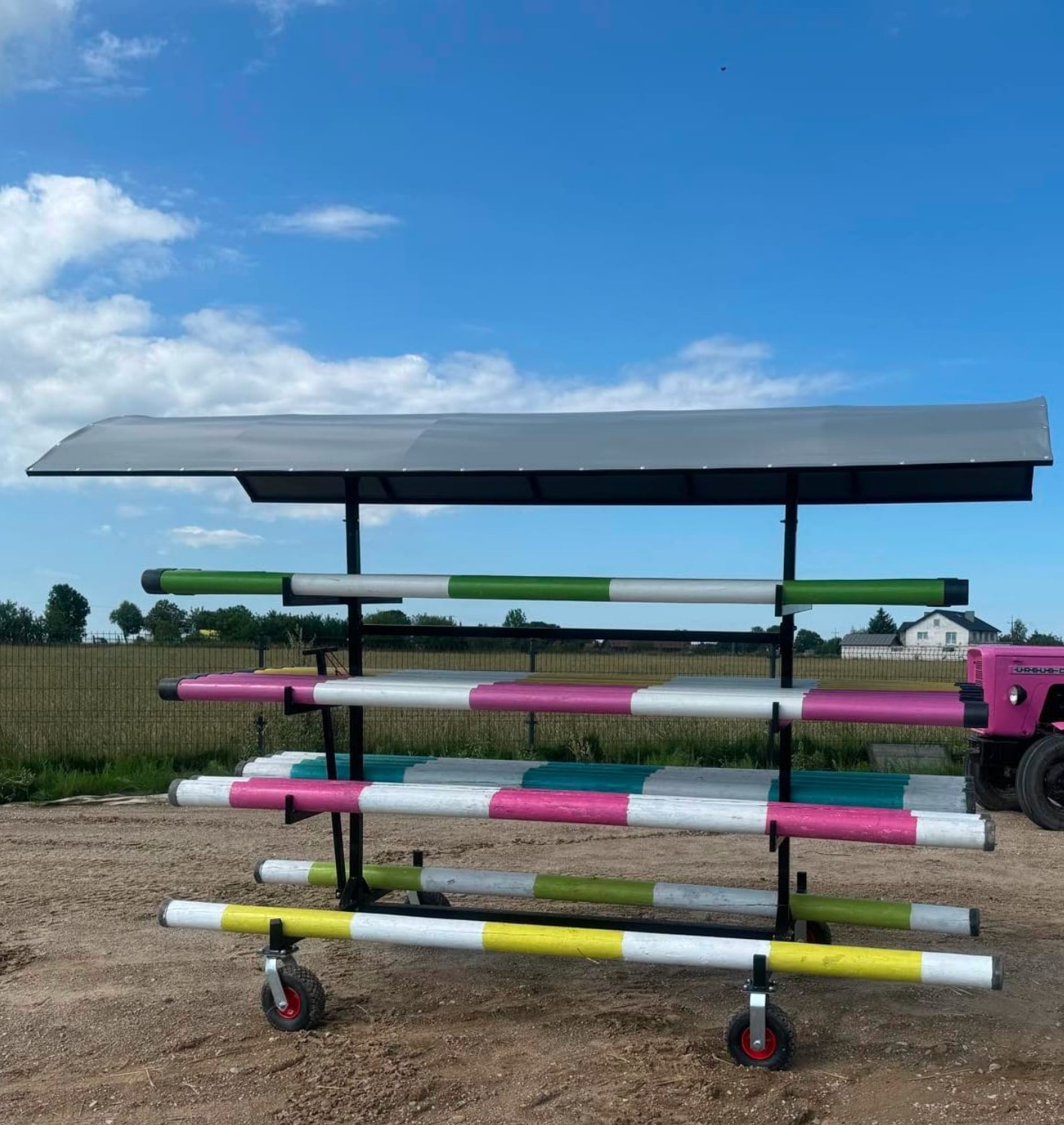 Mobilny stojak na drągi